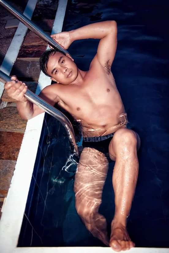 ArArLibog's tweet photo. Hongsarap ng ganitong dadbod....
Sana mameet ko sya plss 
#daddy #dadbod #hunky #pinoy #borta https://t.co/azDLDdXYZZ