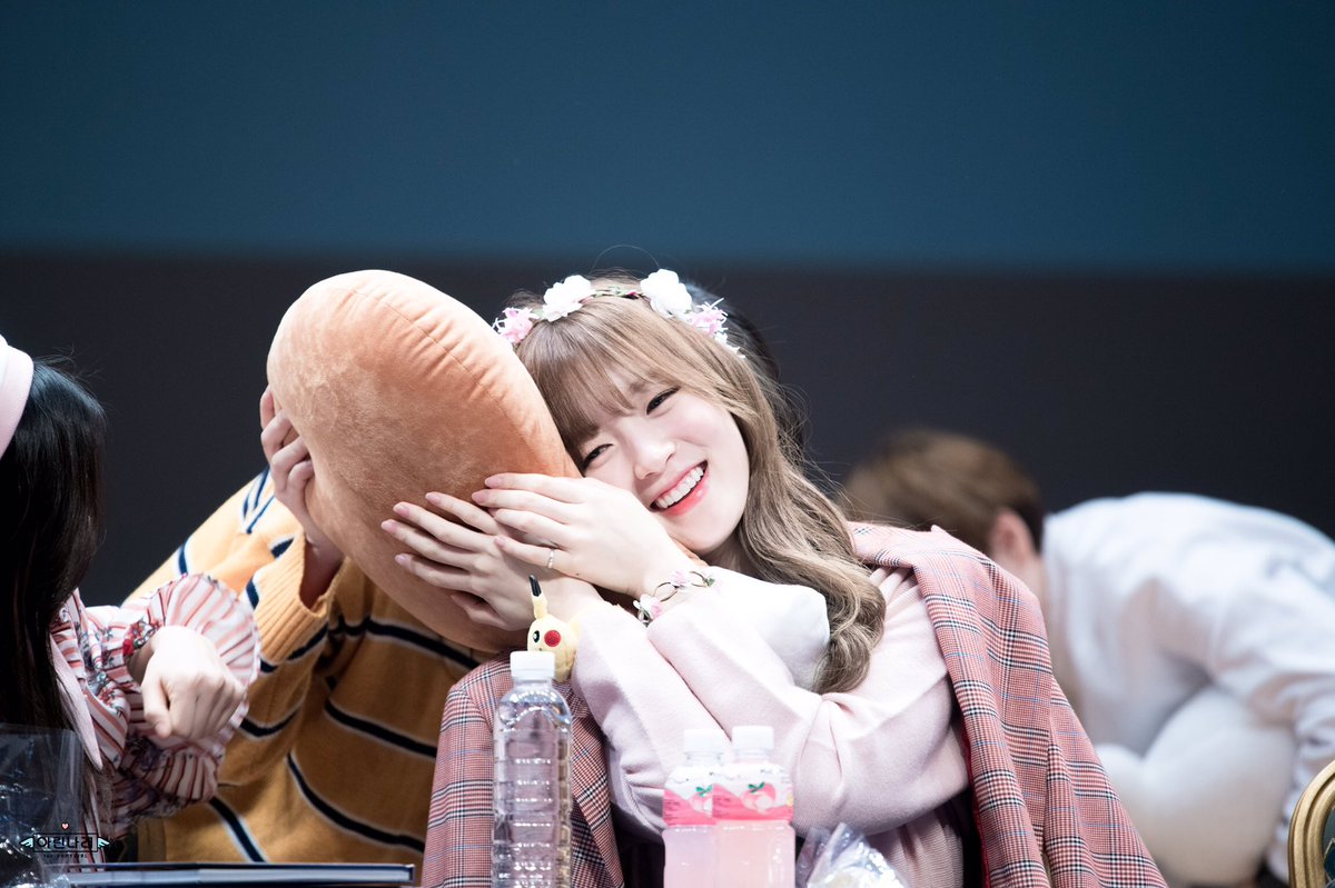 어도러블아린🐰 𝙎𝙇𝙊𝙒 tweet media