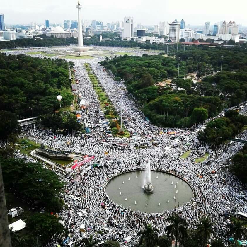 Aksi 212 
Adalah Aksi :

Bela ISLAM
Bela ULAMA
Bela NKRI 

Clear ya ...
#212BukanUntukJokowi 
#212BukanUntukJokowi 
#212BukanUntukJokowi 

RT bila SETUJU 🙏