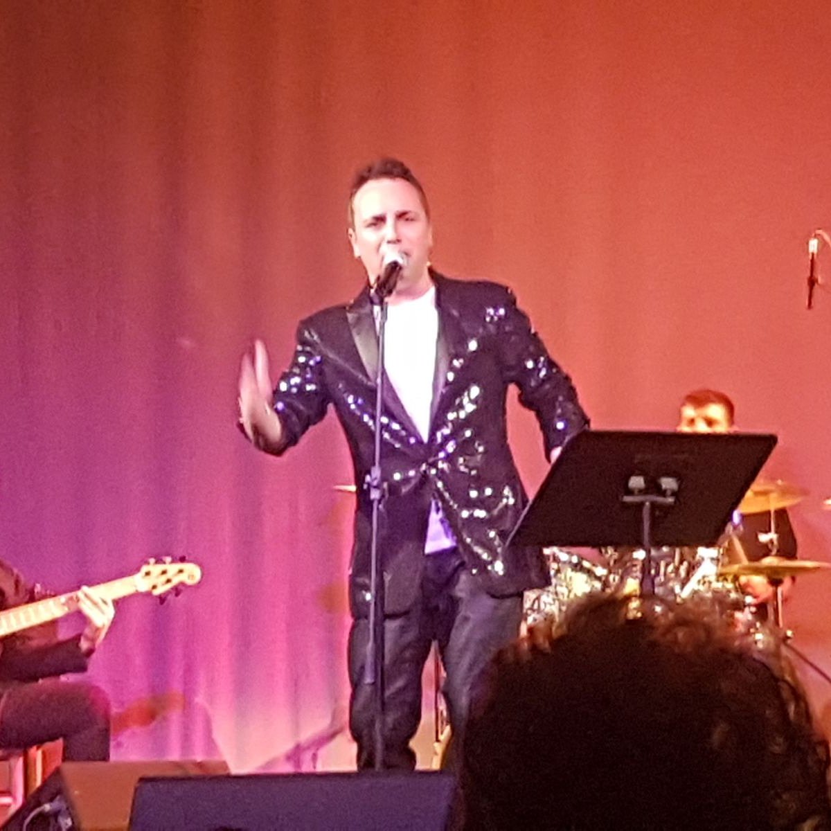 ManuelFerMusica's tweet photo. Muchas gracias a todos por venir y por llenar el teatro en la presentación de mi disco ALMA DE PAPEL 😘😘😘 https://t.co/QUa8KOXQuy