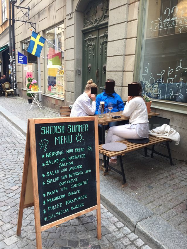 スウェーデン人が本当にアウトドア席が大好きです!そのまま道端で!

詳しくはブログで書いてあります:
https://t.co/p6q7yxTBHM 