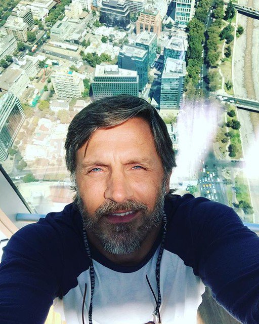 stevenredant's tweet photo. ☀️ sunshine on my face almost always makes me smile #enjoytheview #ontopoftheworld #stevenredant #theredant #dj https://t.co/gEQmTMBpih