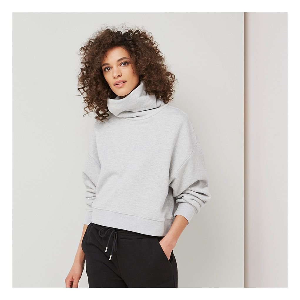 SAY YES TO… Oversized Knits, T-shirts and hoodies… in extra generous proportions #DressBetter on Sunday