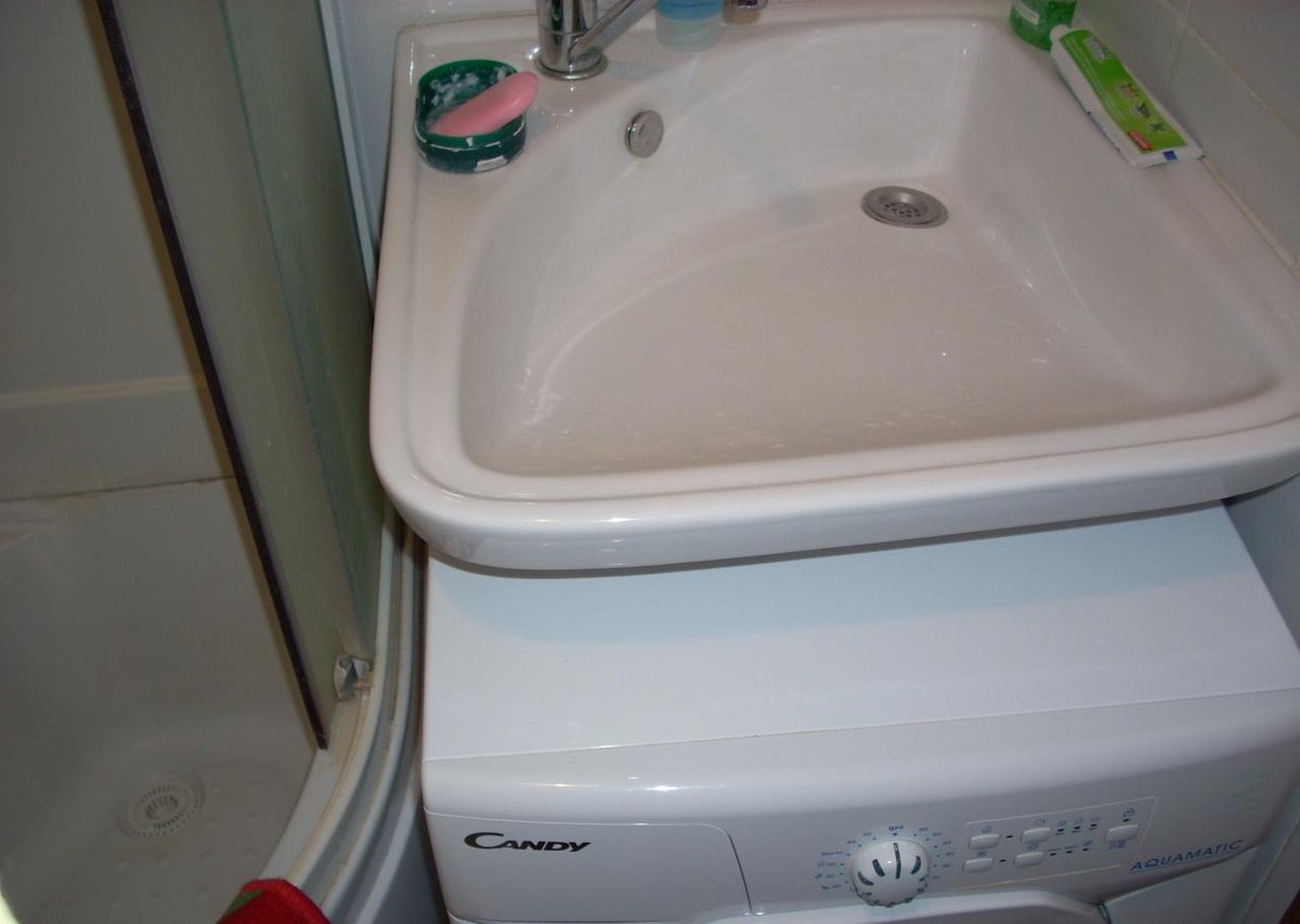 Bazavashdom_com's tweet image. #Сдается #безпосредников  1 комнатная квартира, м. Юго-Западная, ул.50 лет Ок... #базавашдом bazavashdom.ru/id2089452