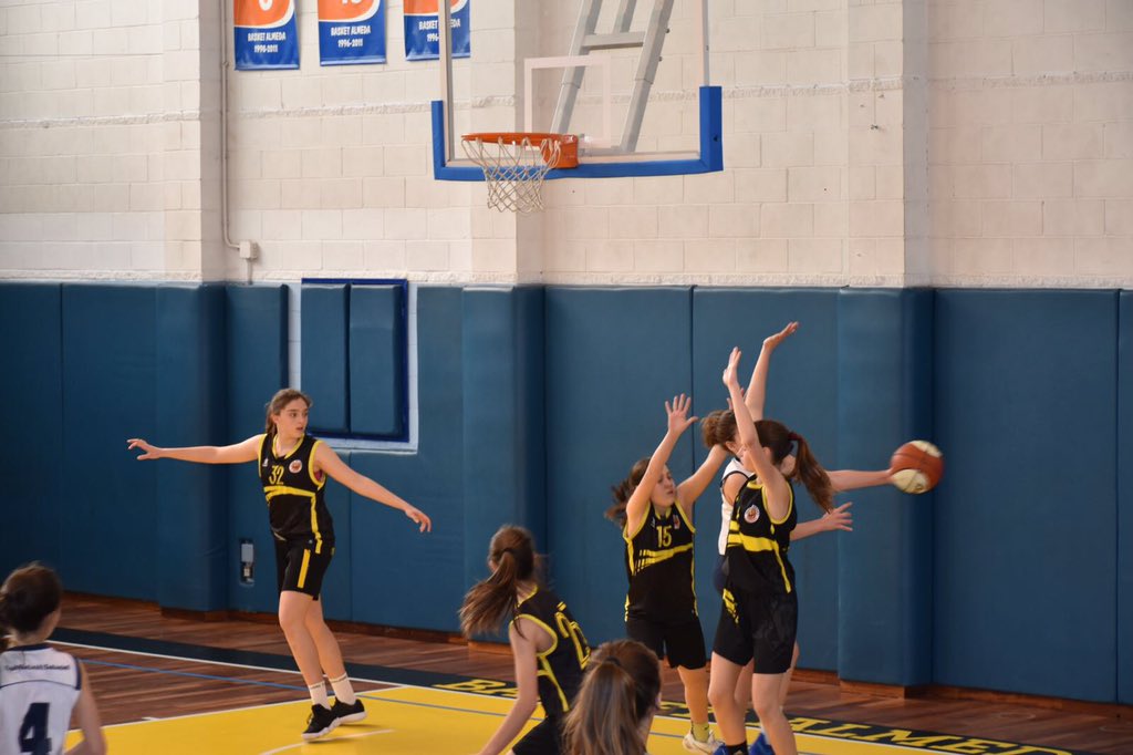 ASRBasketAlmeda's tweet photo. 🏀 #IF2ALM 42 - @CNSBasquet C 49

Màxima igualtat en el primer partit de la jornada #infantil al #pavellóAlmeda 

#goAlmeda #jornadaAlmeda #basketAutèntic https://t.co/CSWwWCXhrC