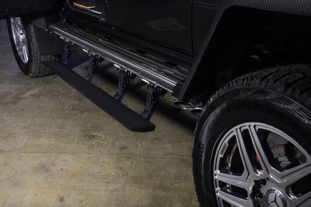 Megarent_ua's tweet photo. На продажу выставлен внедорожник Mercedes-Maybach G650 Landaulet https://t.co/8a0osdZyjB