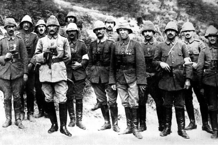 Çanakkale Zaferi'nin 103. yıl dönümünde Başkomutanımız Mustafa Kemal Atatürk ve tüm şehit ve gazilerimizi rahmet ve minnetle anıyorum.

#18Mart