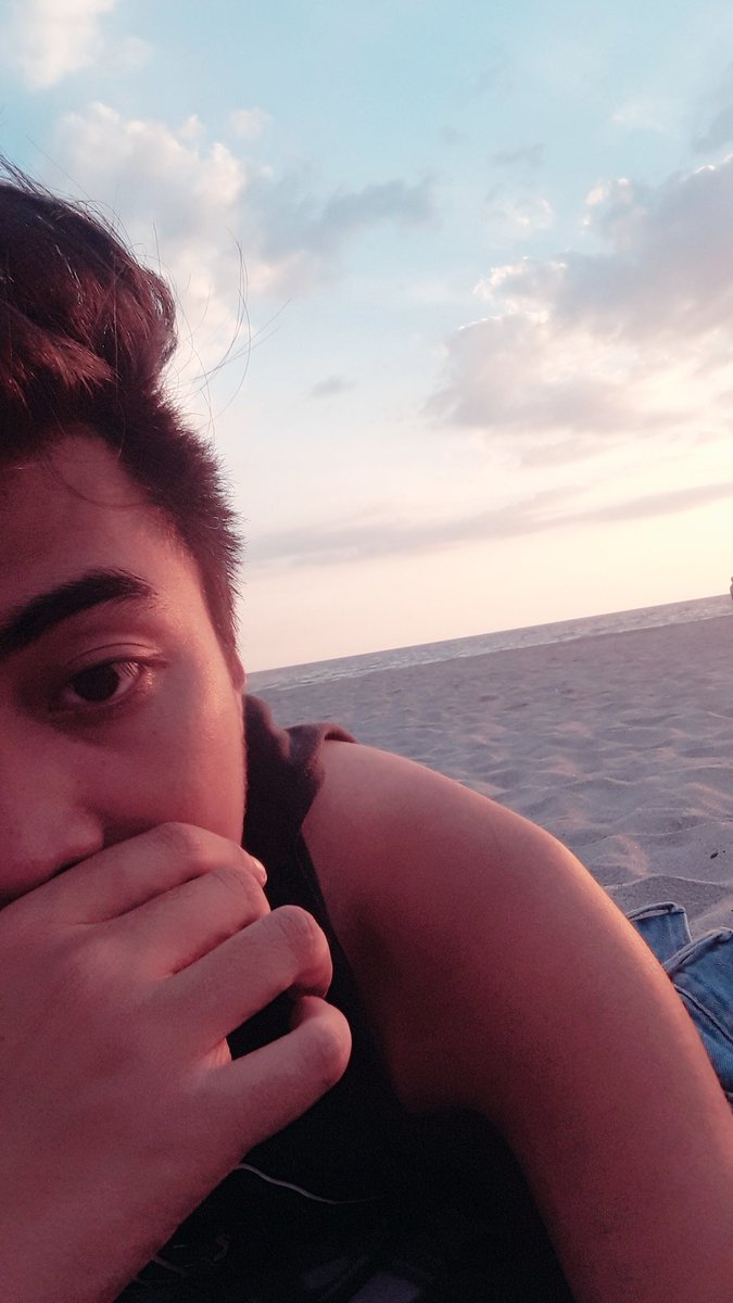 vylizardo's tweet photo. Chill of it all π
#LiwaliwSaLiwa
#ZamBAEless https://t.co/4f5OVAkfYC