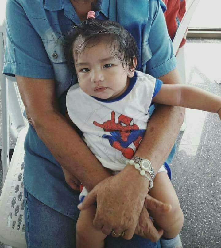 taesnowhite's tweet photo. aahhh this filipino baby boy is trending on facebook because he has a little bit resemblance with kim taehyung ╯﹏╰ 

he's so cute, i wanna squish him @BTS_twt https://t.co/4yJxHTVCDn