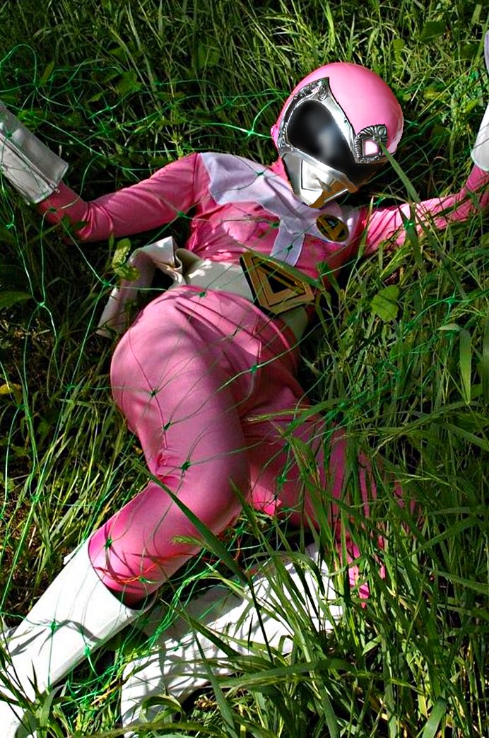 ピンクの穴 V Twitter ゴーグルファイブは五人揃わないとビクトリーフラッシュが使えないことを知ったデスダークは か弱い女戦士のゴーグルピンク を襲う 危うしピンク 額のダイヤから仲間に知らせるsos信号が放たれるが T Co 7pefkh2lfz Twitter