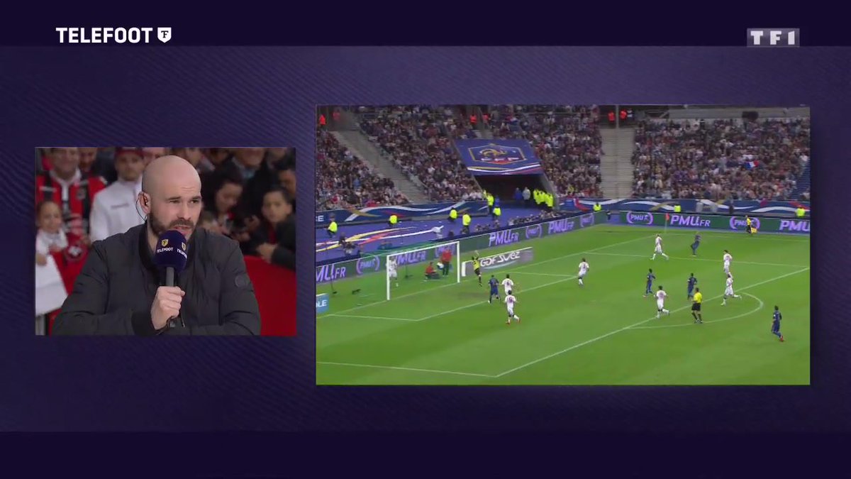 telefoot_TF1's tweet photo. "Cette Coupe du monde, j'en rêve et je vais tout faire pour me rendre disponible. Si j'y vais c'est avec le plus grand des bonheurs. Je serai fier de porter le maillot bleu. Si ce n'est pas possible, la vie continue" C. Jallet sur la concurrence chez les Bleus https://t.co/hU4gbSs9pF