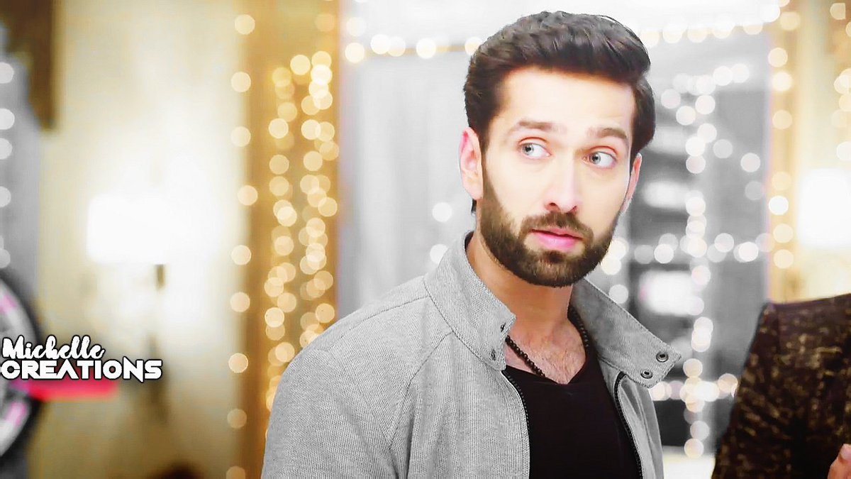 idontgiveawott's tweet photo. S: Yeh Gana koi nahi gaye ga
How hard Annika was trying to control her laugh
😂😂😂😂
#Ishqbaaaz #Epi59 https://t.co/sK0Pwdww01