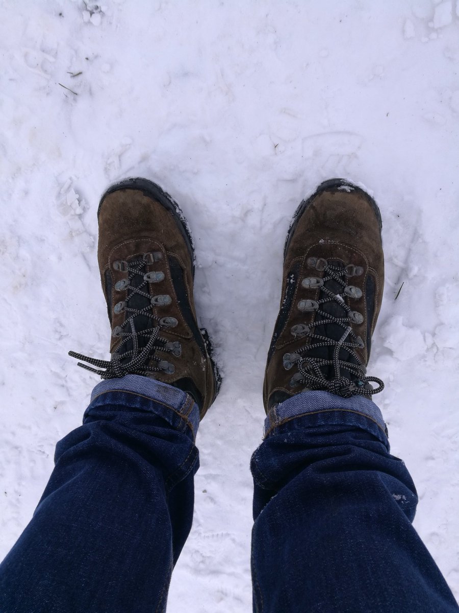 nohandsup's tweet image. No such thing as a &apos;snow-day&apos; in nursing. You just do whatever you can to get in - even if it means putting your walking boots on and setting off three hours earlier than usual #fromteachingtonursing #snowday #snowproblems
