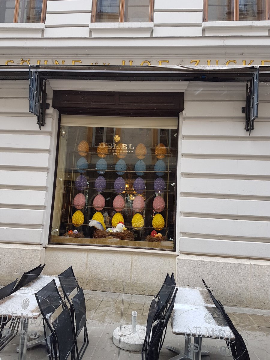 MillfieldLang's tweet image. Enjoying some sightseeing in  #Vienna Some pretty amazing architecture #LearnDeutsch @MillfieldSenior