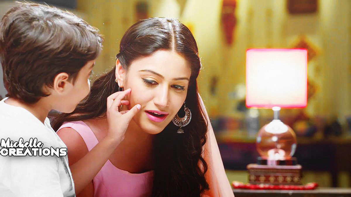 idontgiveawott's tweet photo. A: Tu q sorry bolra ha tune thori na mujhe chanta mara hai ya chilaya ha
S: man toh mera bhi karta ha apko chanta marne ka par apka gaal thora upar haina
A: * Brings her face near * le maar le
S: * pinches her cheek*
I MISS AniSa 😍
#Ishqbaaaz #Epi59 https://t.co/3nP1XXGdT6