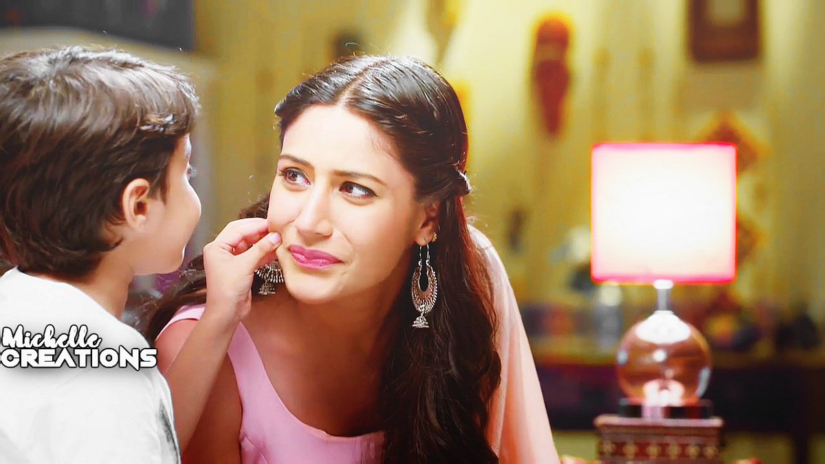 idontgiveawott's tweet photo. S: aray meri pyaari pyaari Annika didi phoolon me kante aur Pyaar me chante toh hote hi haina
#Ishqbaaaz #Epi59 https://t.co/sJjdX6qIXG