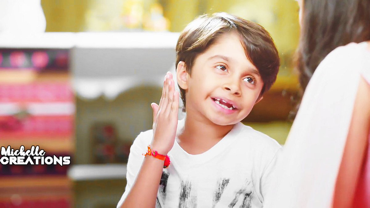 idontgiveawott's tweet photo. S: aray meri pyaari pyaari Annika didi phoolon me kante aur Pyaar me chante toh hote hi haina
#Ishqbaaaz #Epi59 https://t.co/sJjdX6qIXG