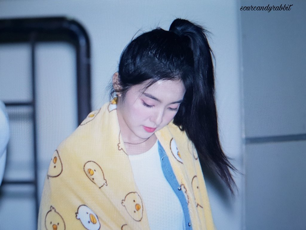 sourcandyrabbit's tweet photo. 180318 옥수수 팬미팅 퇴근 프리뷰

#아이린 #IRENE #RedVelvet #레드벨벳 https://t.co/HgafMiizCt