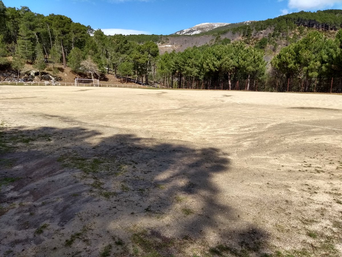 Hoy a las 16:00 nos enfrentamos al @APBurgohondo en "La Manotera"⚽