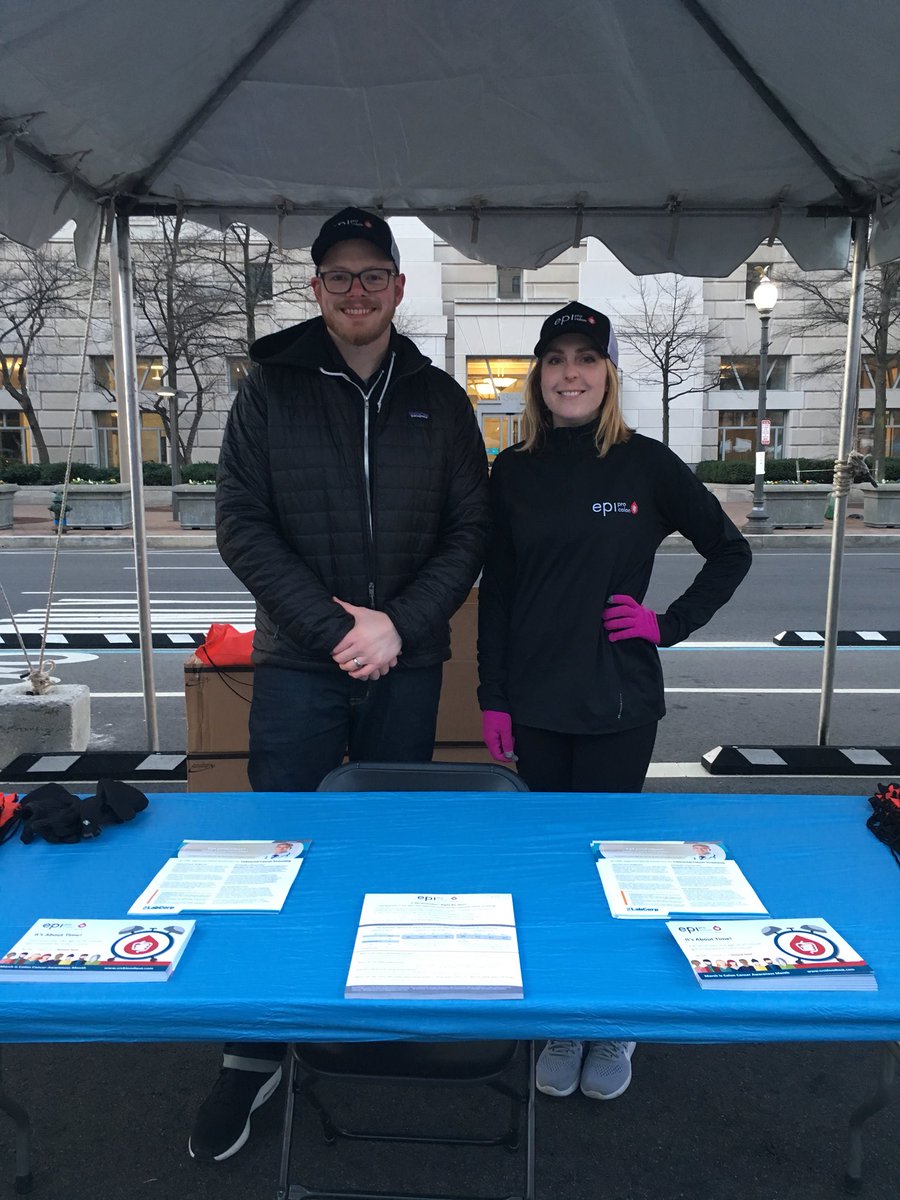 epigenomicsInc's tweet photo. It’s bright and early and @asia_hege and @jordevos are checking in from the #ScopeItOut5K! Come say hi! #ColorectalCancerAwarenessMonth https://t.co/lxcqSKP7ET