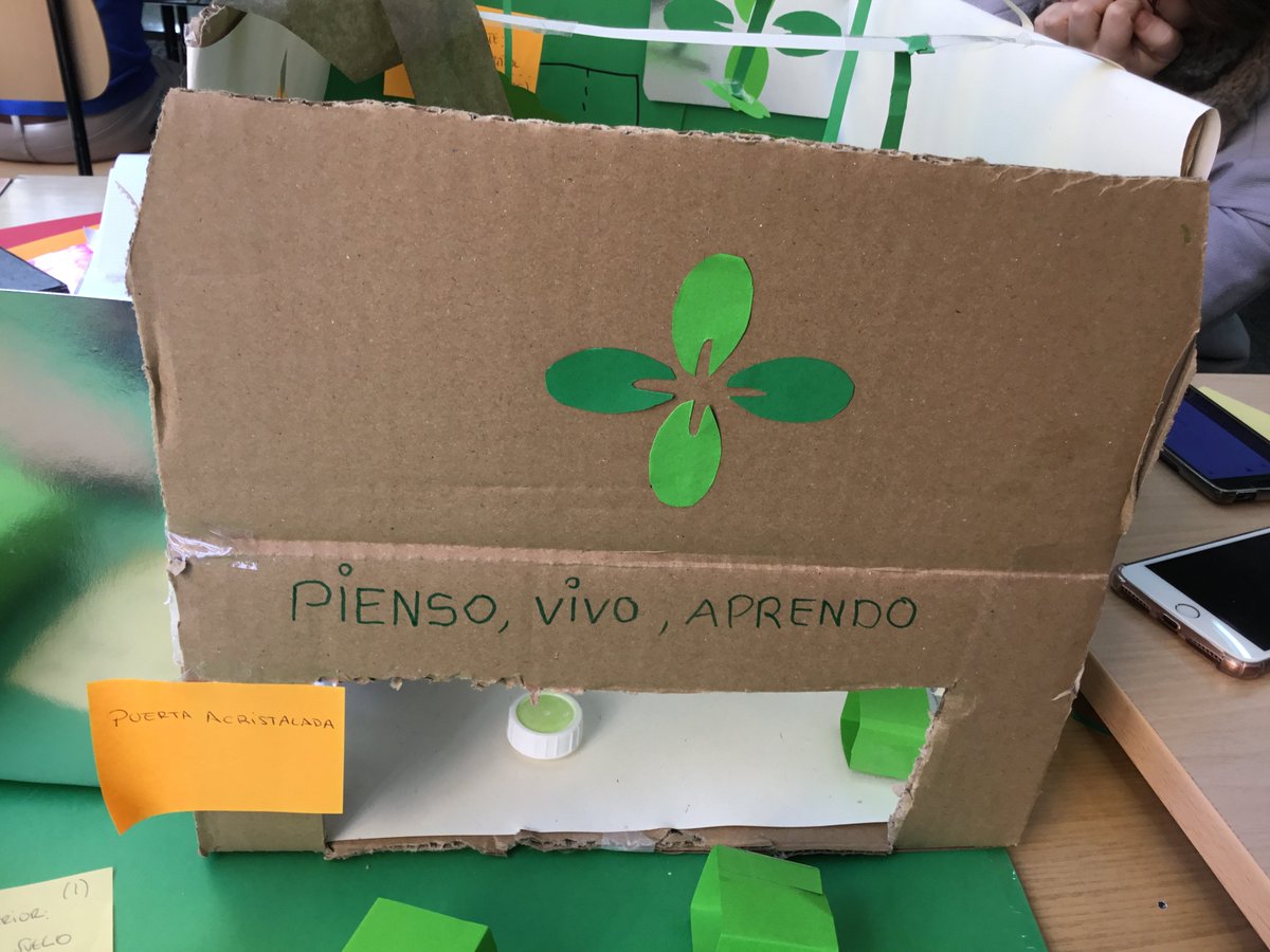 cmp_castro's tweet photo. Las profesoras del grupo de Innovación pedagógica del CMP en el módulo de Nuevos espacios educativos del posgrado #Maecenas @innovacionmec 

De la teoría a la práctica, repensando la escuela como espacio de creatividad, convivencia y aprendizaje.

#pienso #vivo #aprendo https://t.co/z0cGNipF2u