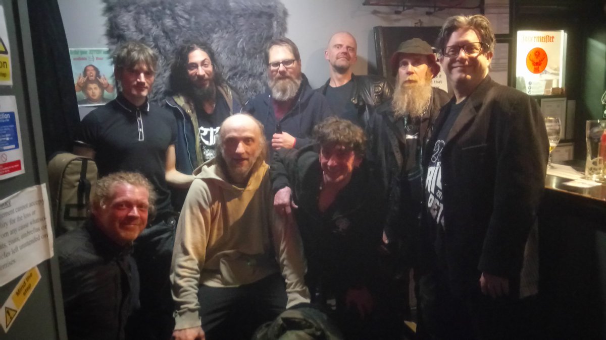 ManKindInit's tweet photo. Big thanks to Liv @globalgroovesdj Pete Davegun's family and friends, the great musicians, @RiggerRockVenue and the 150 people who turned up last night in the snow to celebrate the life of Pete and raise funds for our helpline. https://t.co/dGiXCAeQR7