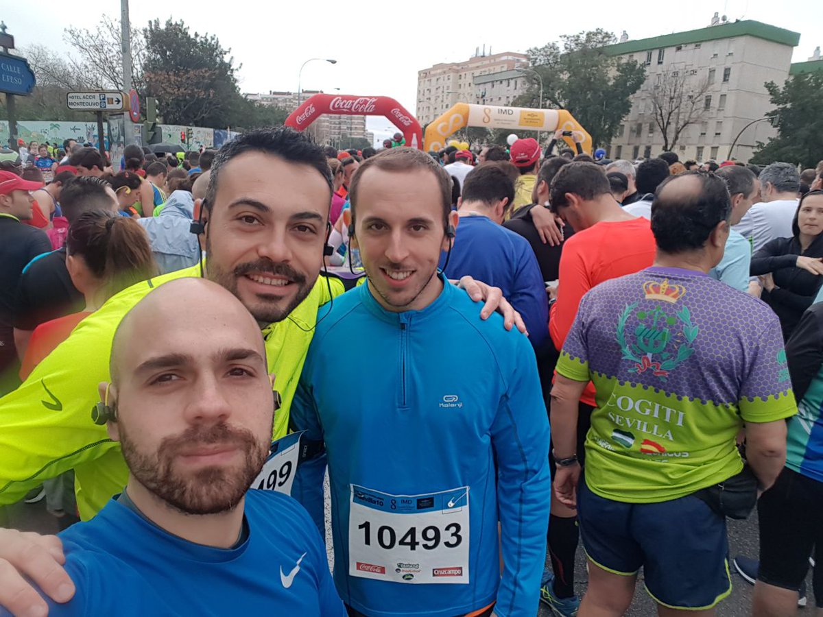 Jose_DoMoR's tweet photo. Viendo las caras del pre y del post parece que no hemos salido muy perjudicados de la carrera del @IMDSevilla #Nervion #San Pablo. Con los amigos @ManuMerAlv y @_Plegue #runners #finishers #therunningdead #freak 😂😂 https://t.co/Gcmu5y3YVZ
