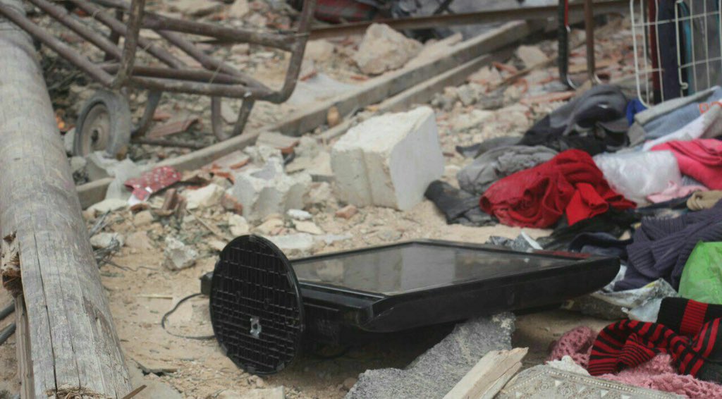 Barbara040872's tweet photo. SAA/pro-ASSad militias terrorists prevented the families to carry their personal stuff when enemies occupied parts of #Hamouriyah, now it lays shattered in the streets of the town and the families fate, unknown.
Eastern #Damascus cs #Syria Mar 18 https://t.co/Qd2B2hUgCX
