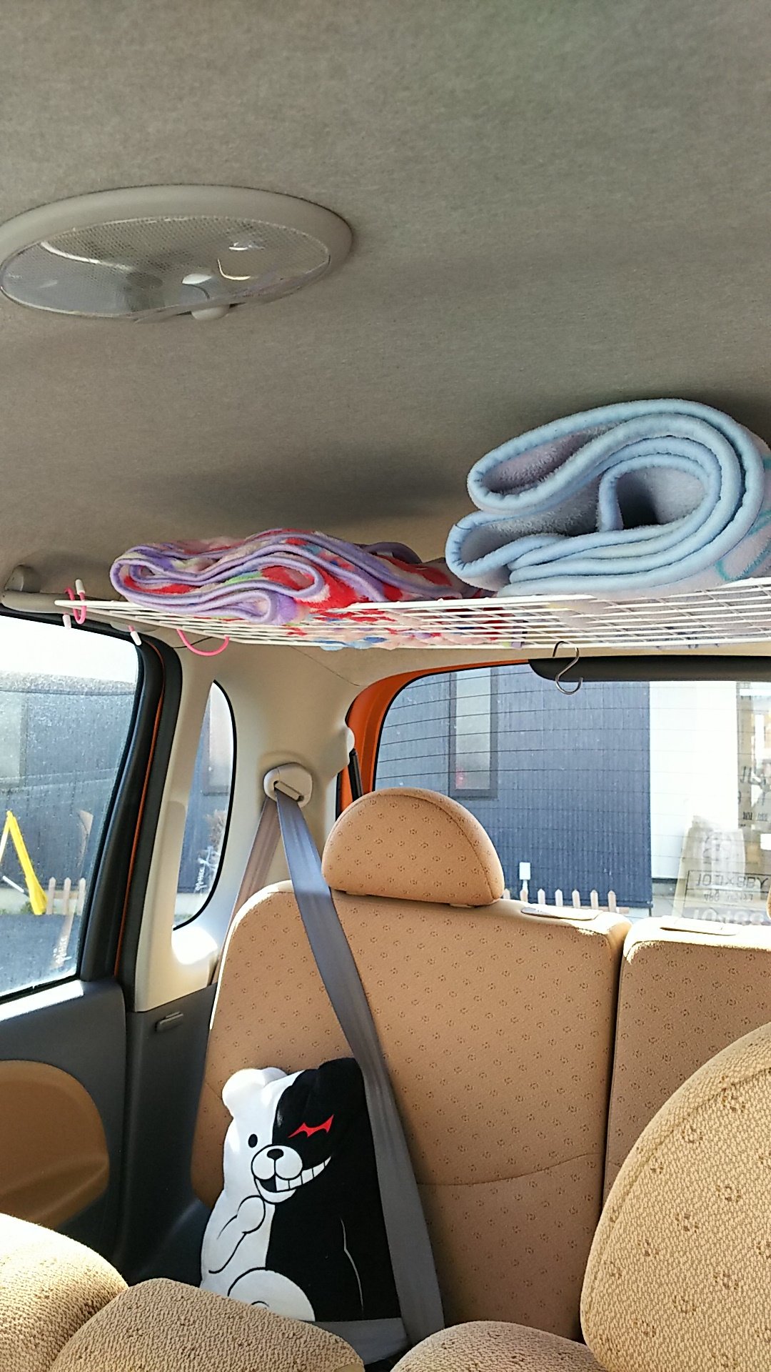 تويتر Spin Wild And Zung Racing على تويتر 奥さんの車の中のアイデア ダイソーのｓ字フックを車内 の左右の持ち手に引っかけて ワイヤーネットで棚を作って膝掛けを収納 合計金額 約300円 ジムニーの中 やろうかな T Co Ryj3u77wrk