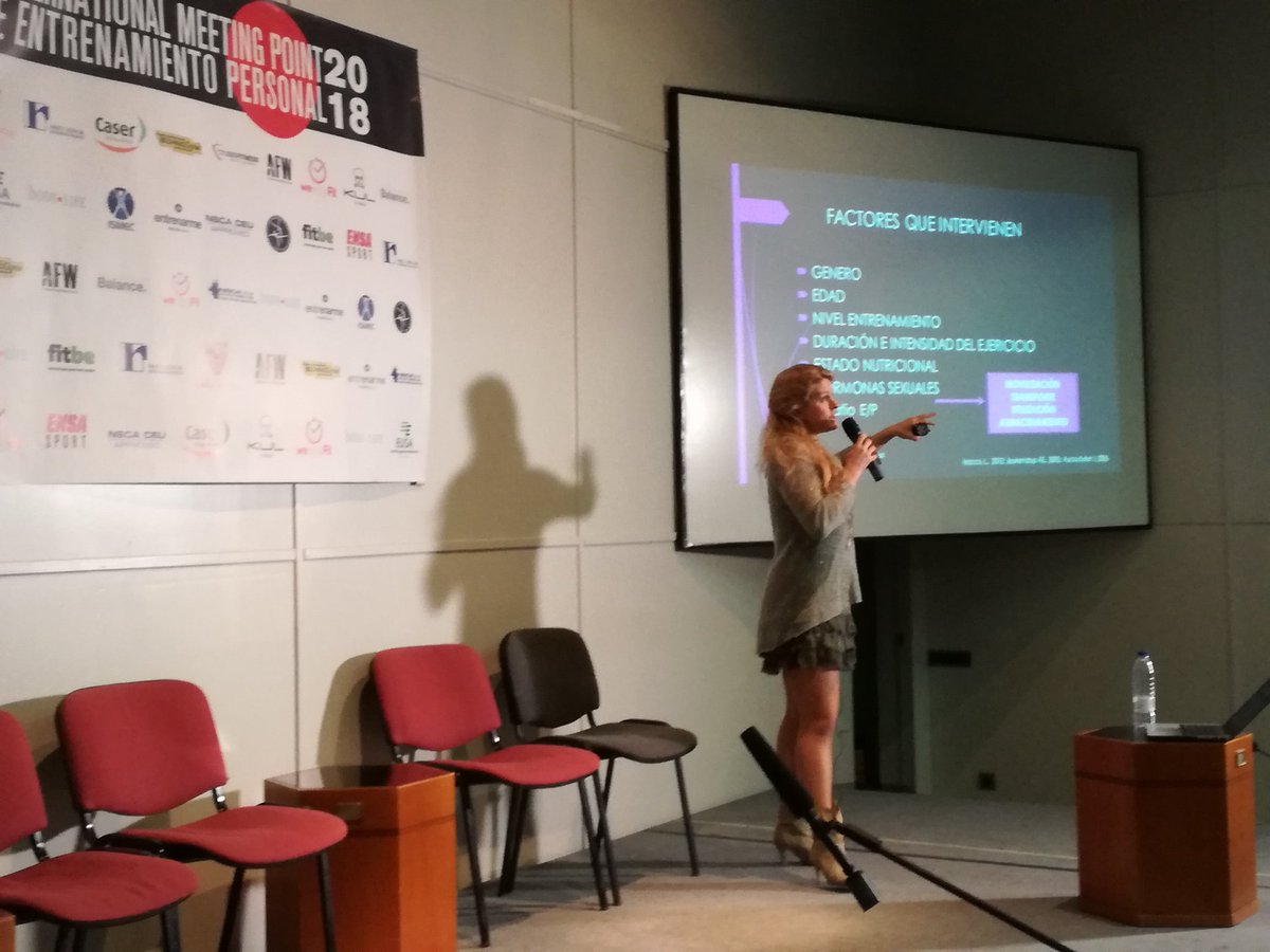 EnsaSport's tweet photo. Susana Moral en nuestro #IMP18 #Mujer #CicloMenstrual #Entrenamiento
#MesaRedondaIMP #Congreso #Sevilla https://t.co/kEGfz22kkc