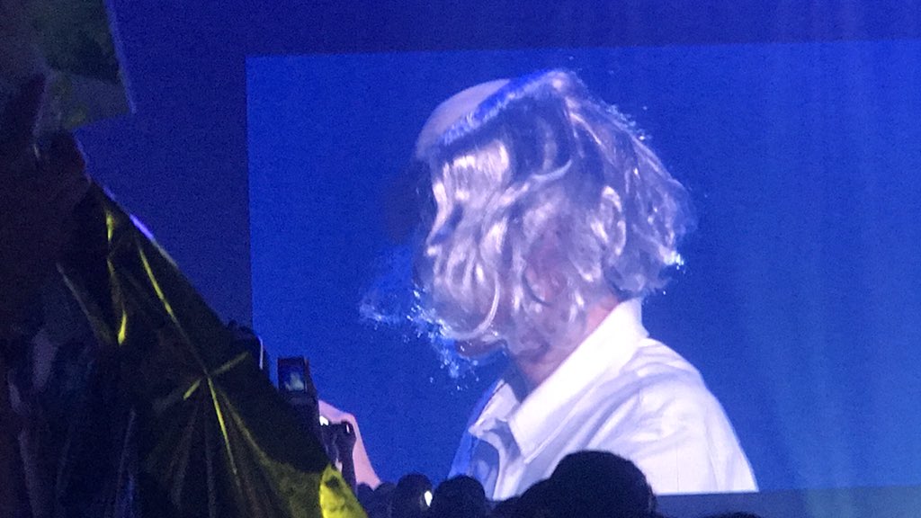joy083black's tweet photo. ดูสภาพแต่ละคน โอ้ยยย ไม่ให้นักได้ไง #ElyXioninBKK #ElyXioninBKKDay3 https://t.co/31pDbpbiR4