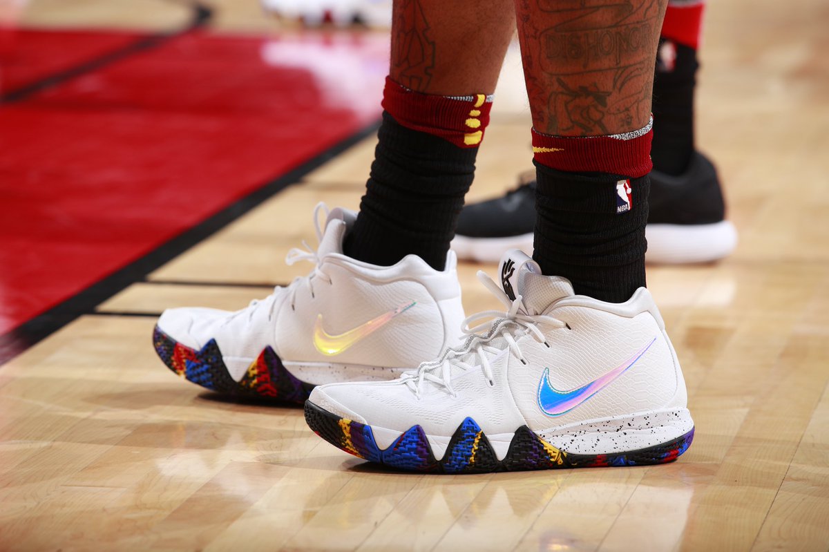 kyrie shoes march madness