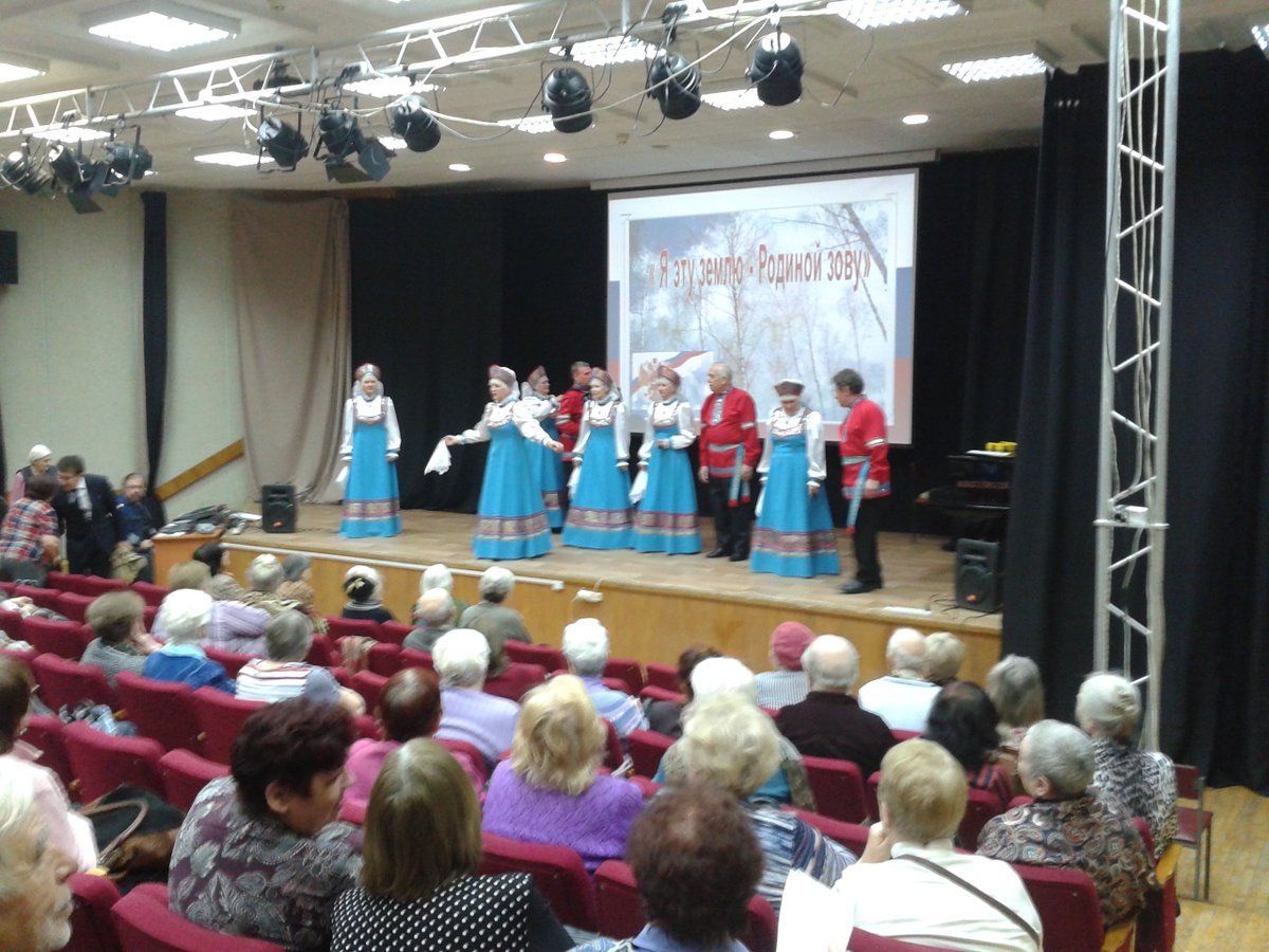 Самарская областная универсальная научная библиотека порадовала сегодня жителей района праздничным концертом "Я эту землю Родиной зову". На сцене Народный артист Российской Федерации Марк Григорьевич Левянт #СамараВыбирает  <a href="/AllaVolchkova/">Алла Волчкова</a>