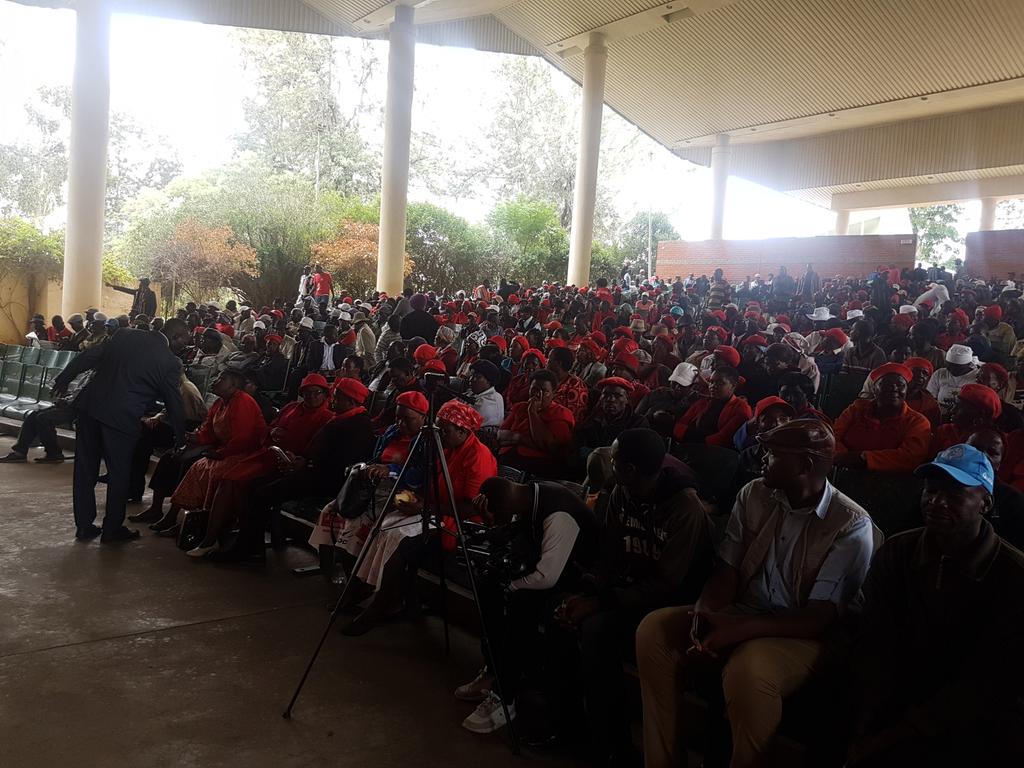 povonewstv's tweet photo. Big attendance at Thokozani Khupe's meeting at Bulawayo Amphitheatre
#MDCSuccession #MDCZimbabwe #ThokozaniKhupe #Khupe https://t.co/IzvXEy0HGd