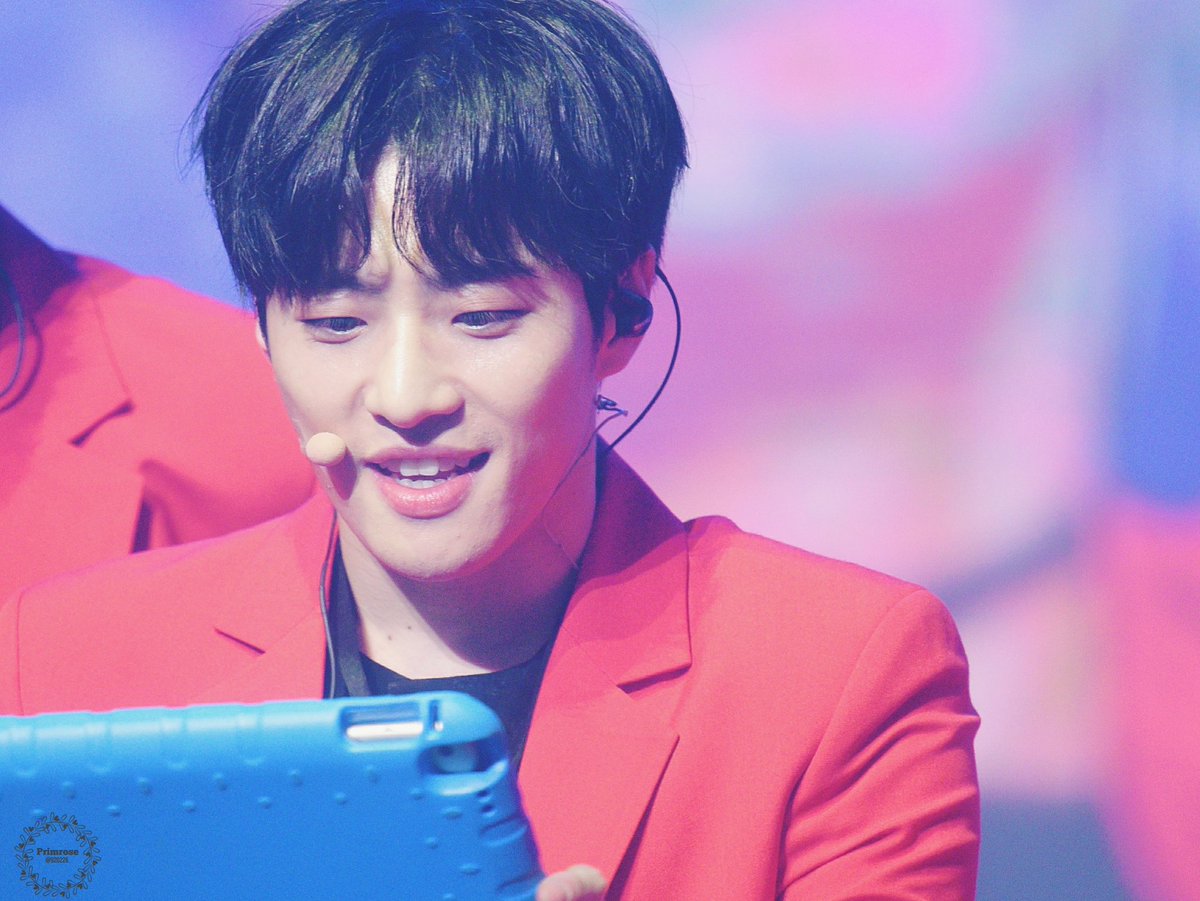 92O226_'s tweet photo. 《180303 유앤비 팬미팅HQ🐾》

매일매일 꿈 같은 순간

#유앤비 #빅스타 #UNB #BIGSTAR #Feeldog #필독 #오광석 #독씨 #더유닛 #THEUNIT 
@feeldog_bpnn https://t.co/1v0pX4Yfk9