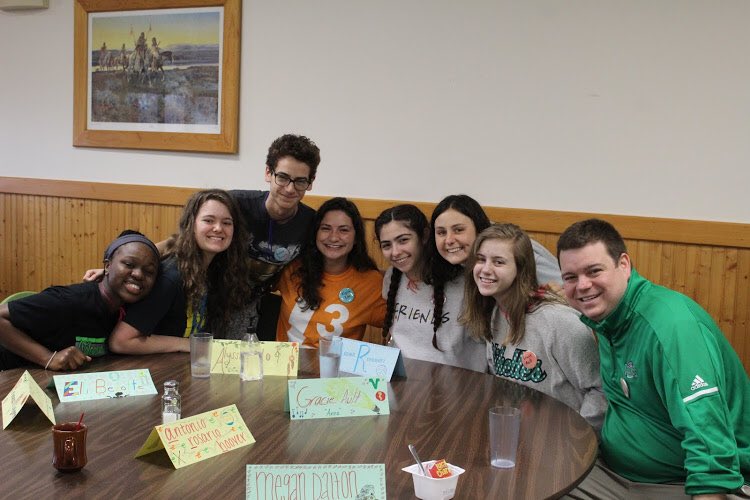 MaddieRyleigh's tweet photo. Love Lasts Longer L^3 🌈💙💜♥️💗💚🧡💛 #peachteam🍑 https://t.co/PYo7MWQw4E