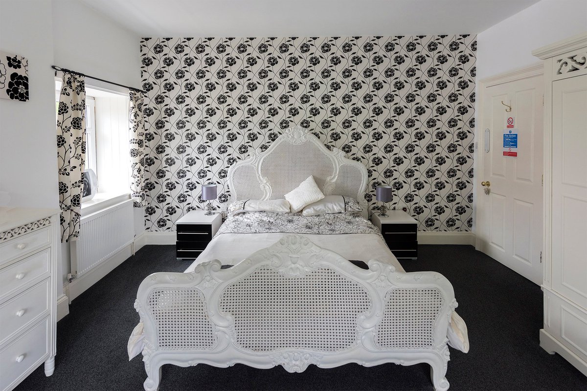 Halmer Grange Guest House tweet media