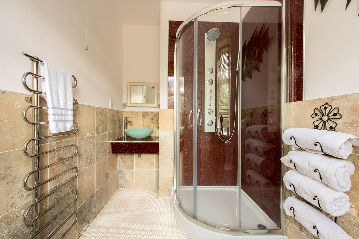 Halmer Grange Guest House tweet media