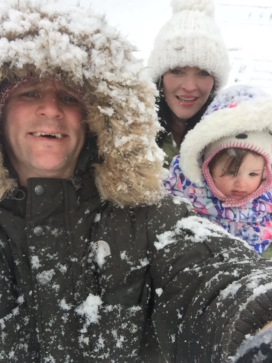 rugbydog7's tweet photo. Twice ? Really ? #snowtellingwhy #openfiresandfingers #prayfortomorrow https://t.co/DFIfLXkfz3