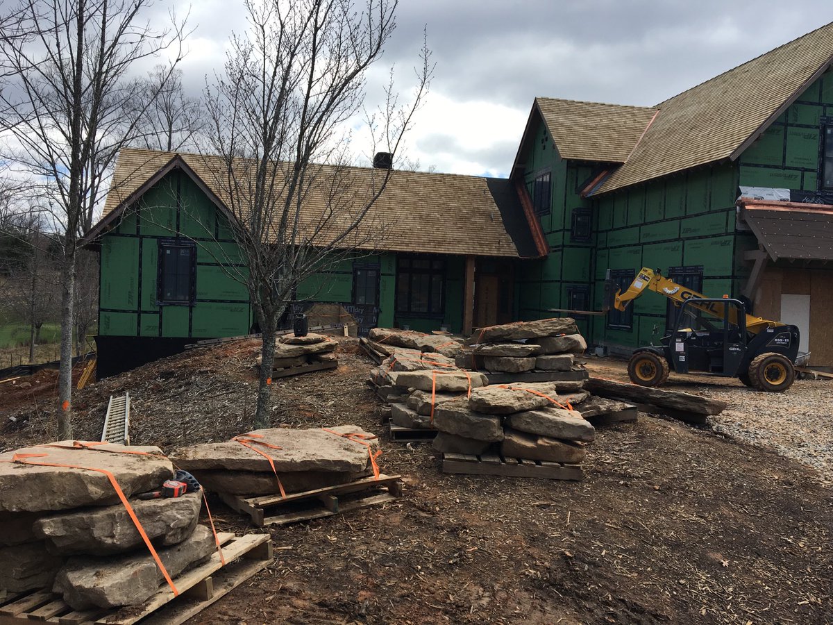 LSwingRealtor's tweet image. #The Cliffs at Walnut Cove - yes, that’s the exterior stone for the home under construction!!