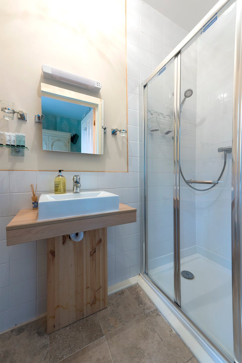 Halmer Grange Guest House tweet media