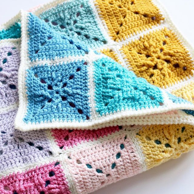 bellacocrochet's tweet photo. Week 2 of the abstract blanket cal is now available! Click the link in the bio! #abstractblanket #abstractblanketcal https://t.co/pNgeGZolg1 https://t.co/y3Fp8LEv8K