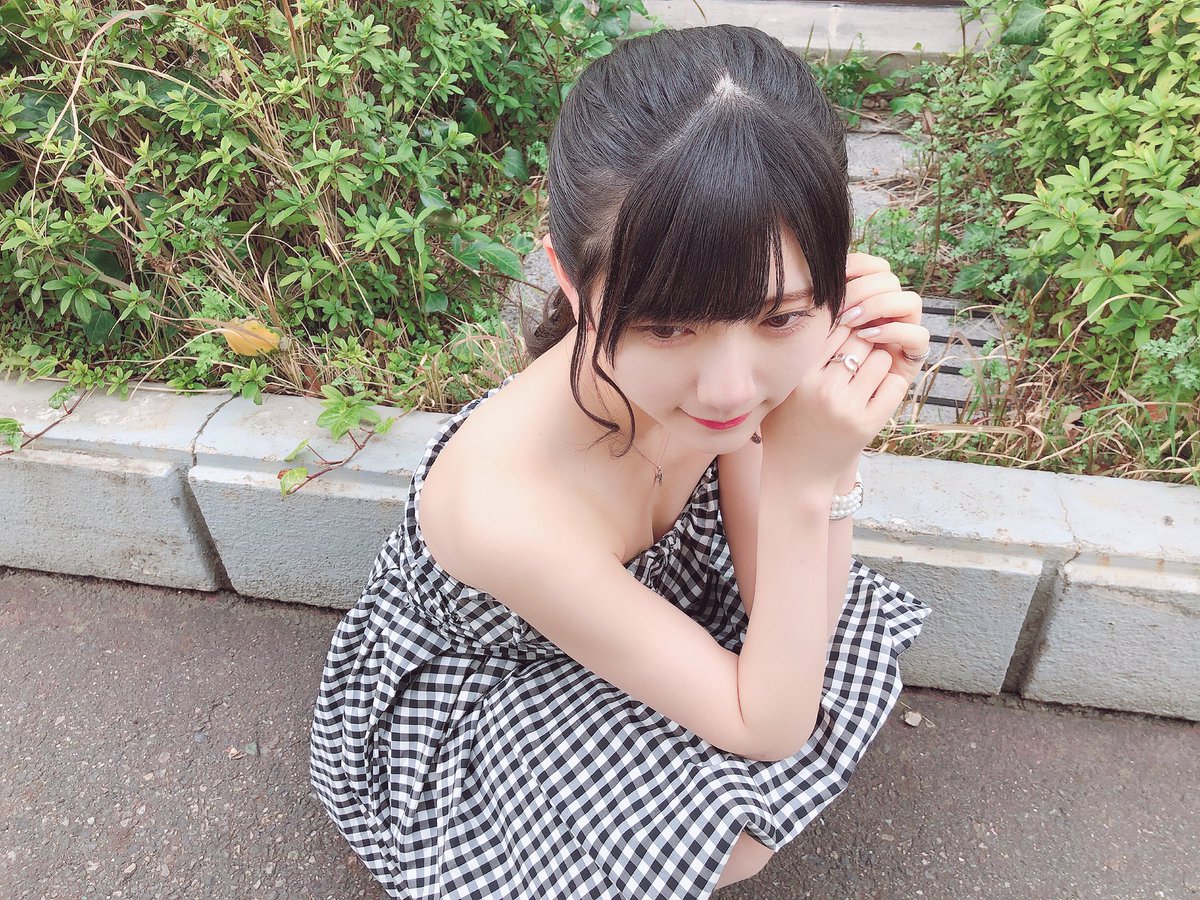 maririchan_324's tweet photo. 福岡帰ってきました( ¨̮ )︎︎シチュエーション写真会、今回のテーマは『ブライダル』。ということで何年か前に買っていたsnidelさんのオフショルのミニドレス着てたんだけど、半分裸言われました。 https://t.co/yw7pbd7HoK