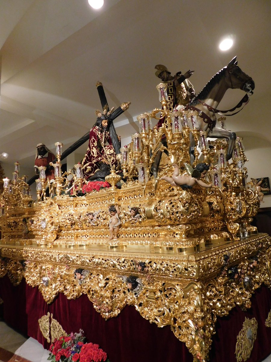 El Stmo Cristo de las Tres Caídas en su PASO.