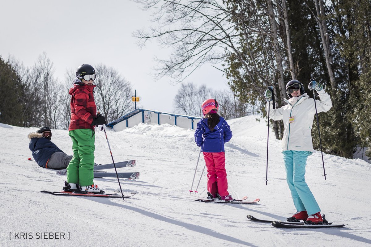SirSamsSkiArea's tweet photo. Finish up your #MarchBreak2018 with  #sundayspecial savings! Starting at 12:30pm, lift tickets are $30 and rentals are $15. A great way to close off an absolutely amazing week at #sirsams #wevegotyoucovered #sundayfunday #myhaliburtonhighlands #comewander #familymemoriesmadehere https://t.co/8oO3VsLhRf