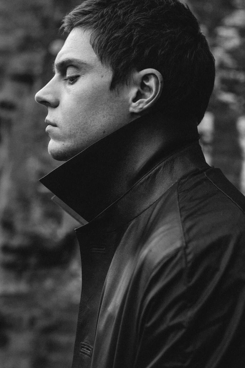 lustranews's tweet photo. Журнал #GQ Italia 🍝🔮и фотограф #МаркоВанРийт неожиданно порадовали нас новой фотосессией📷Американский актёр кино и телевидения #ЭванПитерс ❤️🖤 для мартовского выпуска издания!
Наиболее известный по ролям в телесериале #АмериканскаяИсторияУжасов и в фильмах серии #ЛюдиИкс 🌹 https://t.co/GeSm4YHy7t