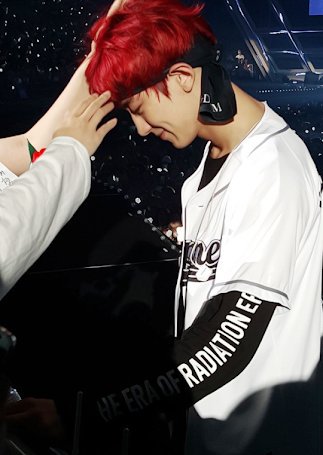 hot_pcy_pict's tweet photo. HE IS A BABY💖 

#EXO #엑소 @weareoneEXO https://t.co/jtzDqFvO3n