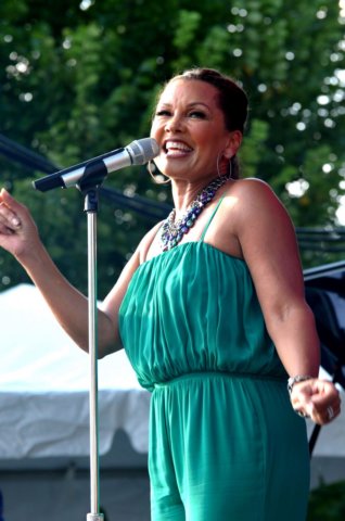 HaPpY BirThDaY!! to the smooth vocals of Vanessa Williams 