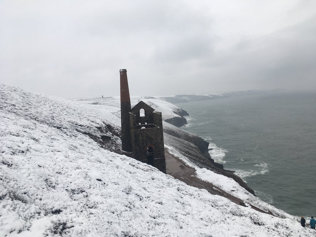 EvocativeCorn's tweet photo. Wheal Coates near #StAgnes this afternoon. https://t.co/I77KYMRGVZ