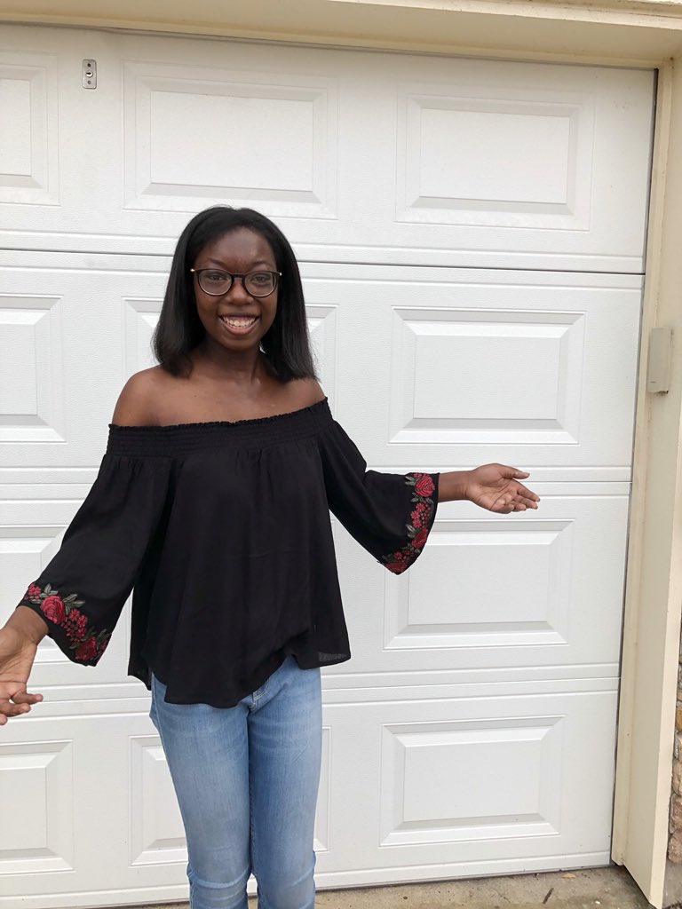 Theresasackeyy's tweet photo. Happy and care free :) https://t.co/3VF36rEEX0